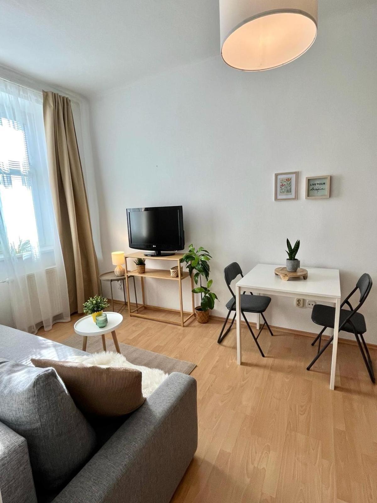Apartment Caroline - Old Town, Ac Bratislava Dış mekan fotoğraf